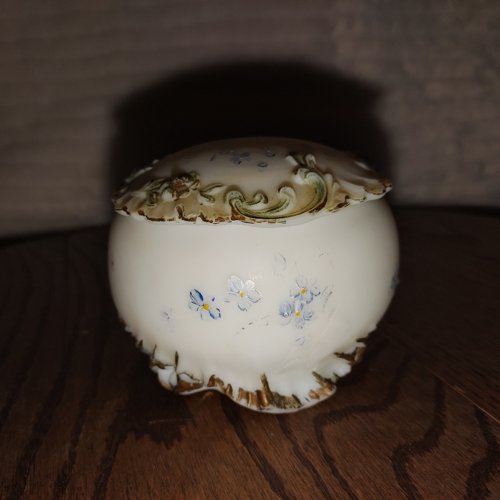 Vintage Milk Glass Vanity Dish - Picture 8 of 8